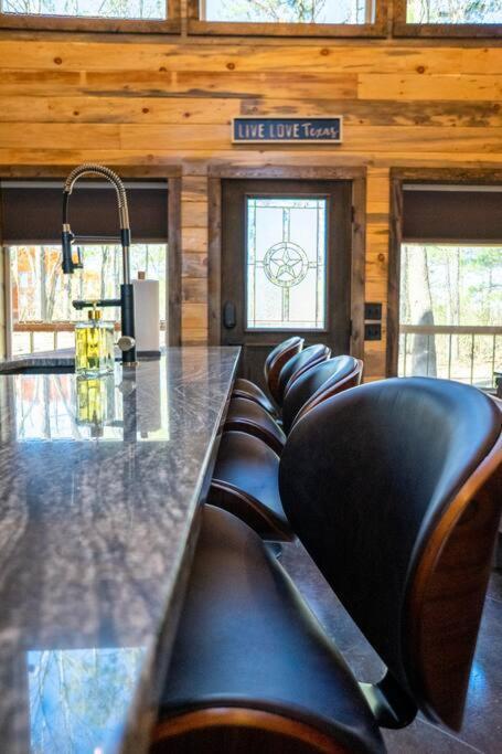 The Big Tex Luxury Cabin Is Epic Broken Bow Luaran gambar