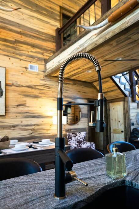 The Big Tex Luxury Cabin Is Epic Broken Bow Luaran gambar