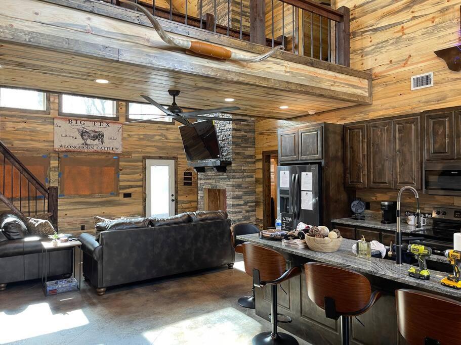 The Big Tex Luxury Cabin Is Epic Broken Bow Luaran gambar