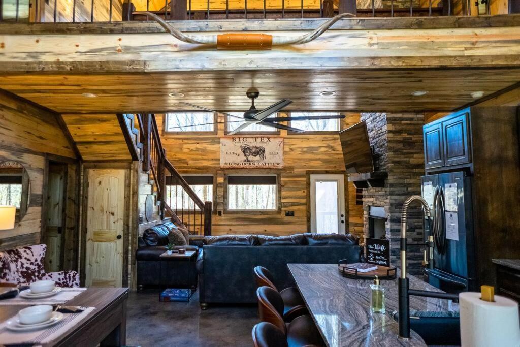 The Big Tex Luxury Cabin Is Epic Broken Bow Luaran gambar