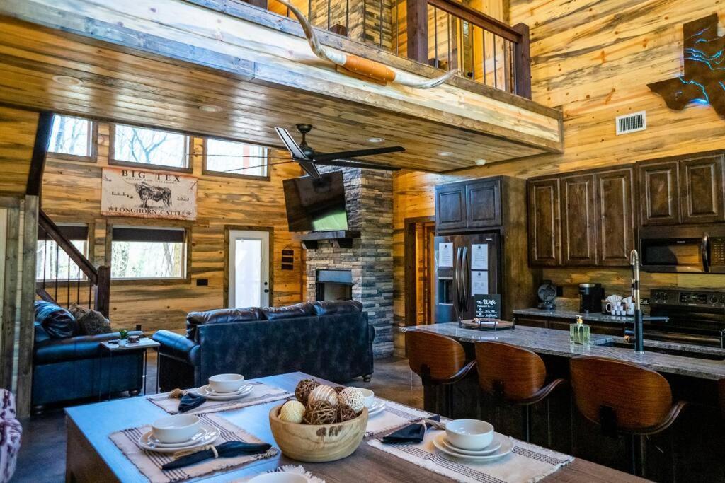 The Big Tex Luxury Cabin Is Epic Broken Bow Luaran gambar